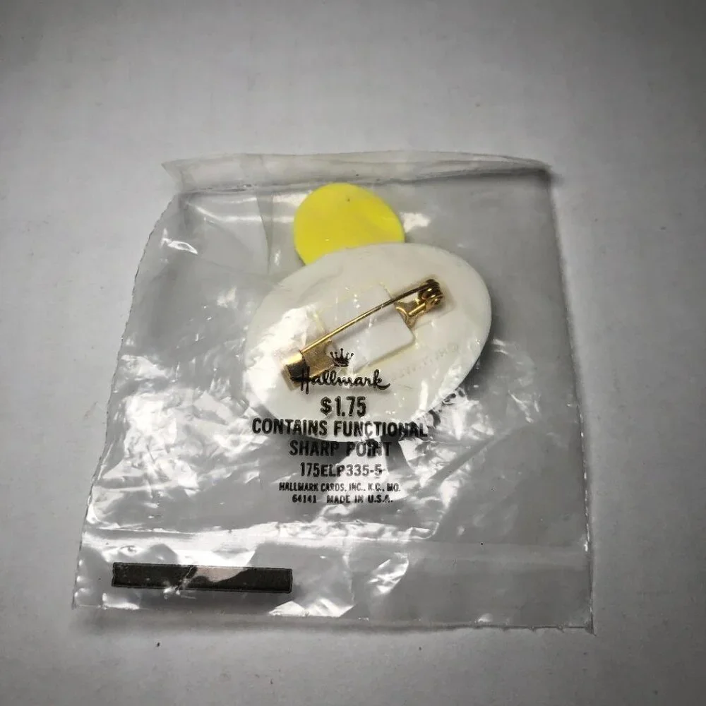 New Vintage Hallmark Lapel Pin Have a Grade A Day Smiley Face Egg Brooch Chicken
